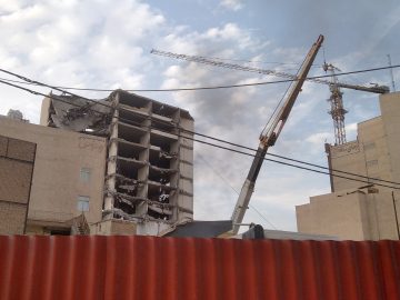 متروپل، همچنان فرو میریزد و جان میستاند