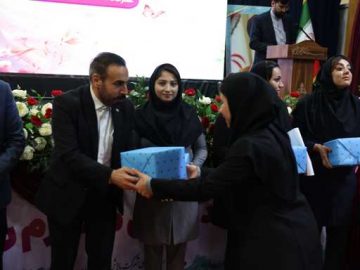 برگزاری جشن برای بانوان شاغل در پالایشگاه آبادان
