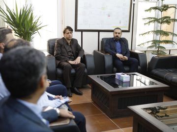 در جلسه مشترک مدیران عامل پالایشگاه و پتروشیمی آبادان چالش های پتروشیمی و راهکار برون رفت از آنها بررسی شد
