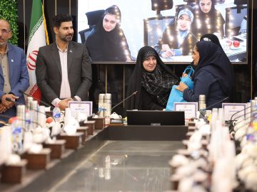 نشست مشاور وزیر نفت با بانوان ورزشکار مقام آور پالایش نفت آبادان
