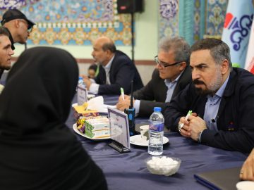 برگزاری میز خدمت شرکت پالایش نفت آبادان در سالروز شکست حصر آبادان