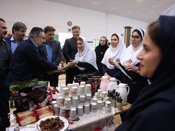 به مناسبت روز پرستار، دیدار مدیر عامل شرکت پالایش نفت آبادان با پرستاران وکادر درمان بیمارستان امام خمینی( ره)