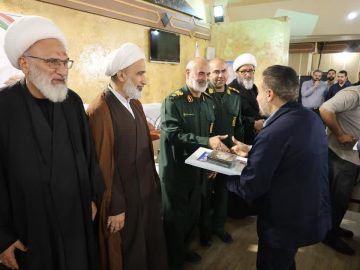 تقدیر از مدیرعامل شرکت پالایش نفت آبادان در هفته بسیج